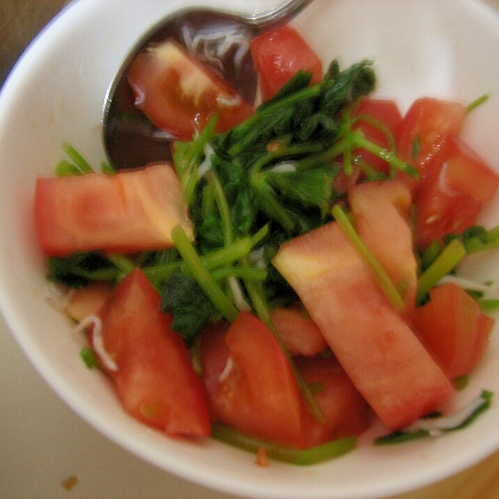 トマトと三つ葉の焼肉たれサラダ